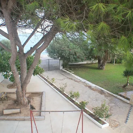 فيلة Cala Llanetes *