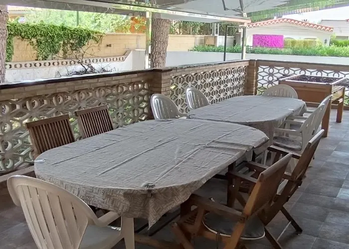 فيلة Cala Llanetes *